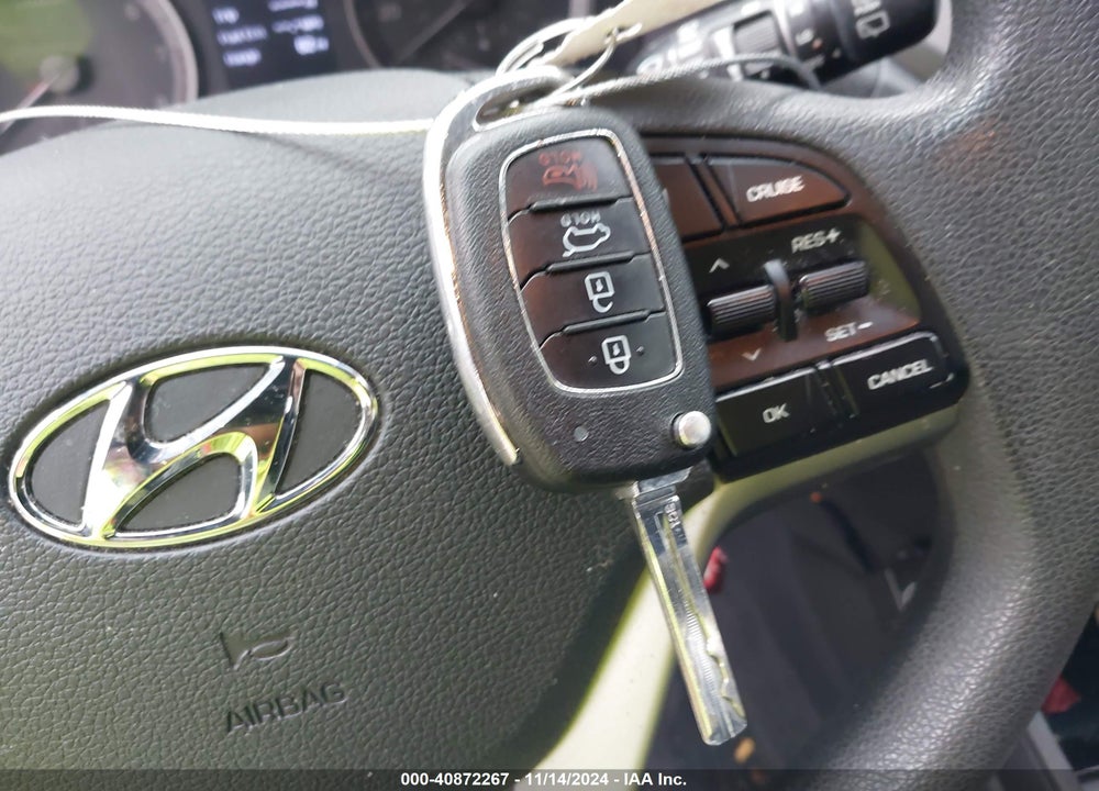 2017 HYUNDAI TUCSON SE VIN: KM8J3CA49HU446422