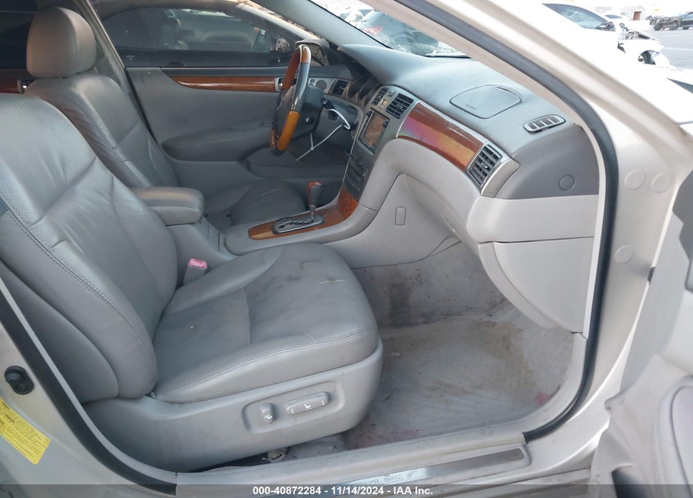 2005 LEXUS ES 330 VIN: JTHBA30G755140950