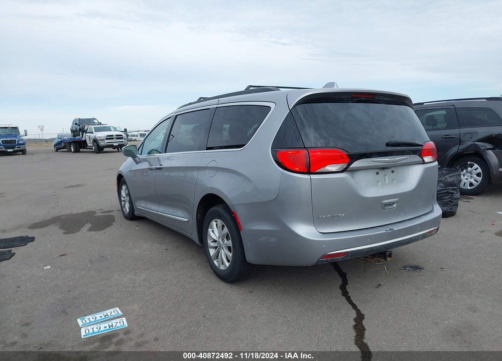 2017 CHRYSLER PACIFICA VIN: 2C4RC1BG9HR620927