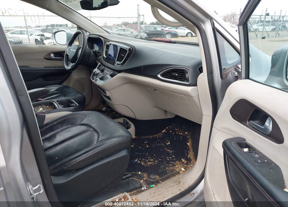 2017 CHRYSLER PACIFICA VIN: 2C4RC1BG9HR620927