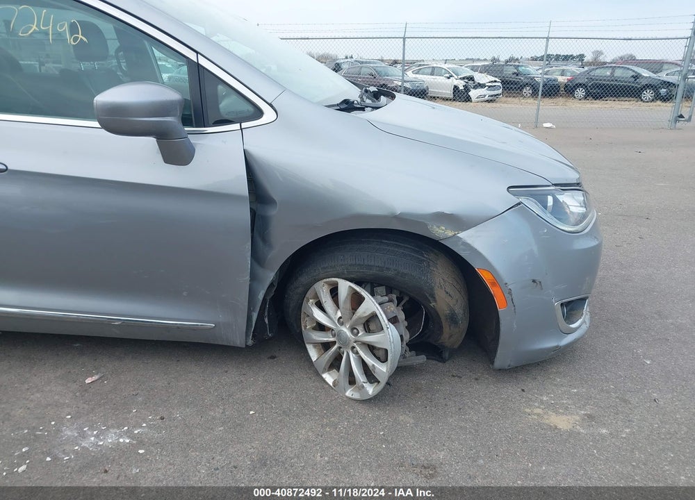 2017 CHRYSLER PACIFICA VIN: 2C4RC1BG9HR620927