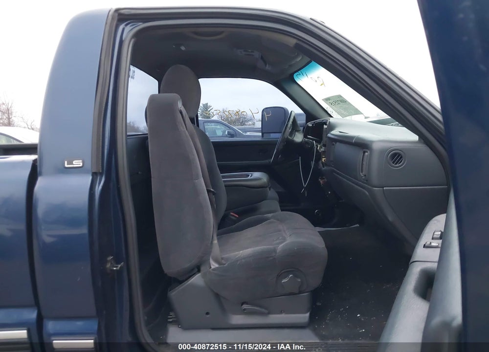 2001 CHEVROLET SILVERADO 1500 LS VIN: 1GCEC14TX1Z214708