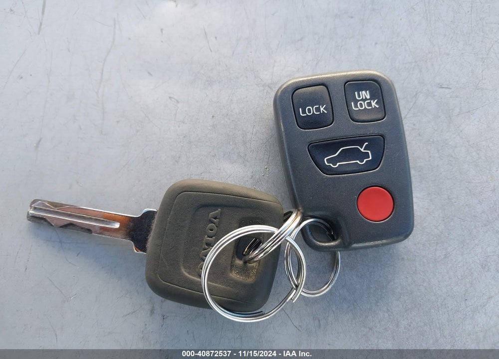 2001 VOLVO C70 HT VIN: YV1NC53DX1J016978