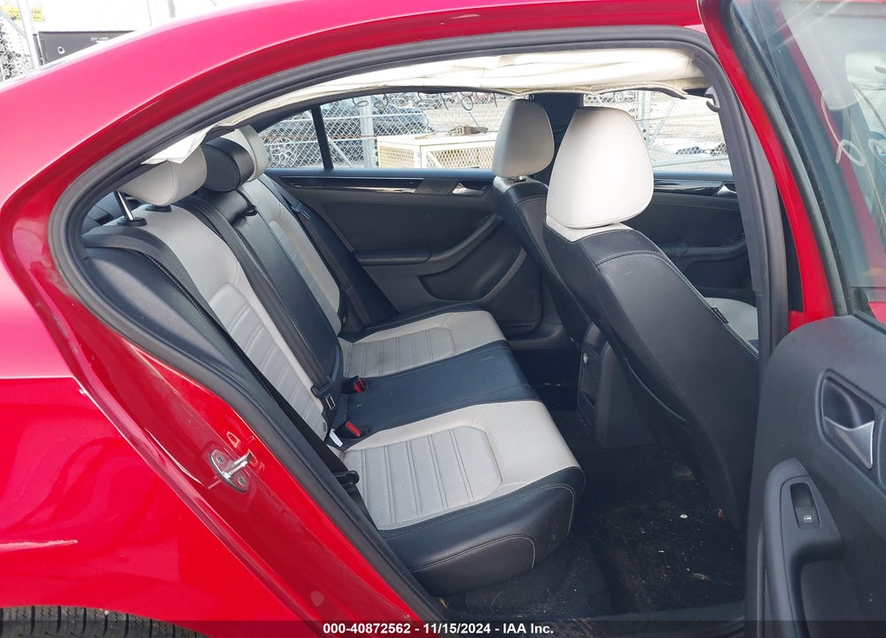 2015 VOLKSWAGEN JETTA 1.8T SPORT VIN: 3VWD17AJ9FM426304