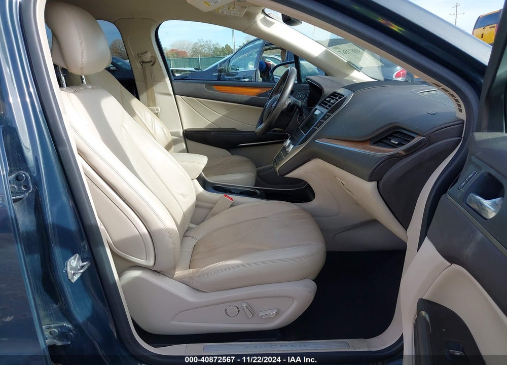 2019 LINCOLN MKC SELECT VIN: 5LMCJ2D91KUL09561