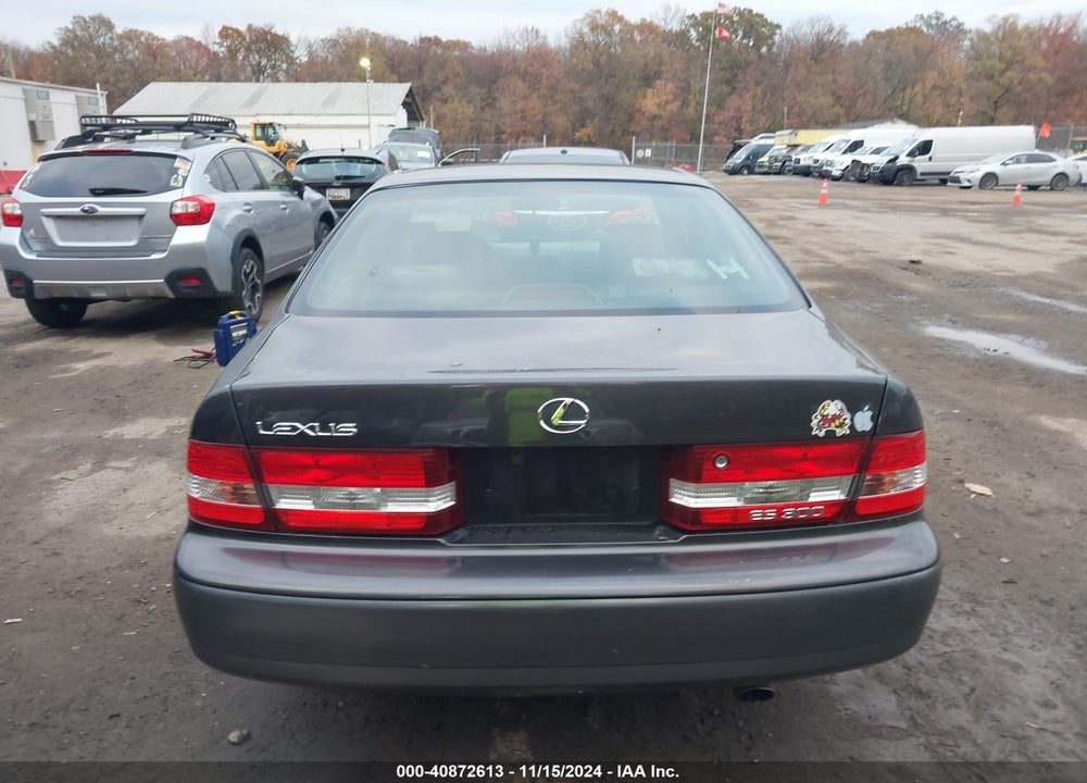 2001 LEXUS ES 300 VIN: JT8BF28G915108818