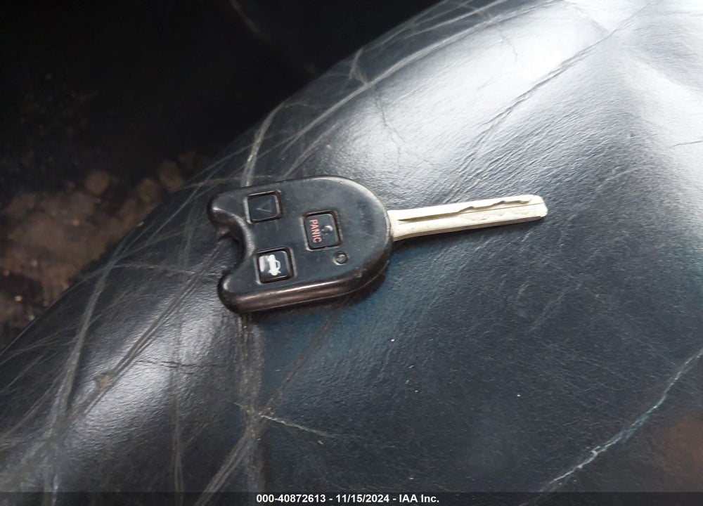 2001 LEXUS ES 300 VIN: JT8BF28G915108818