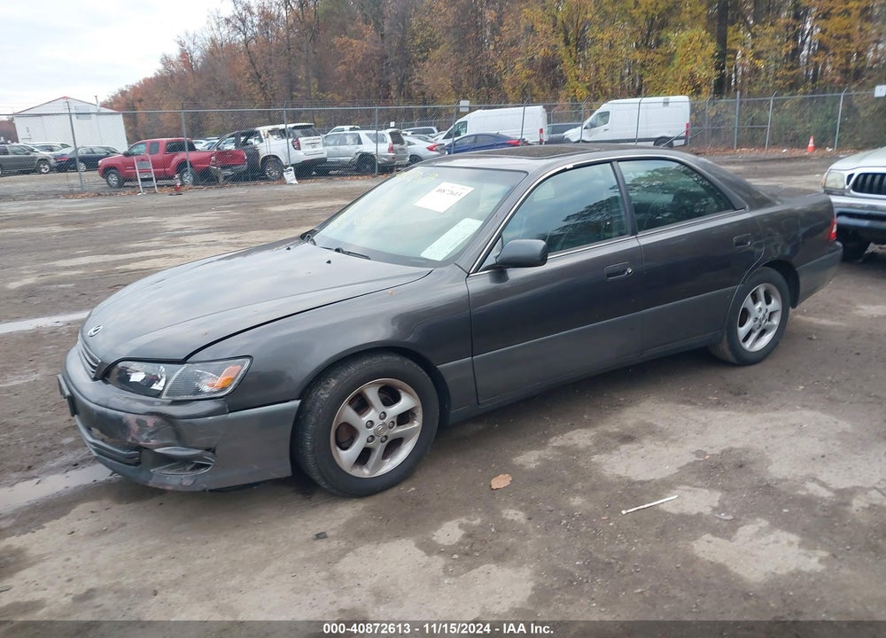 2001 LEXUS ES 300 VIN: JT8BF28G915108818