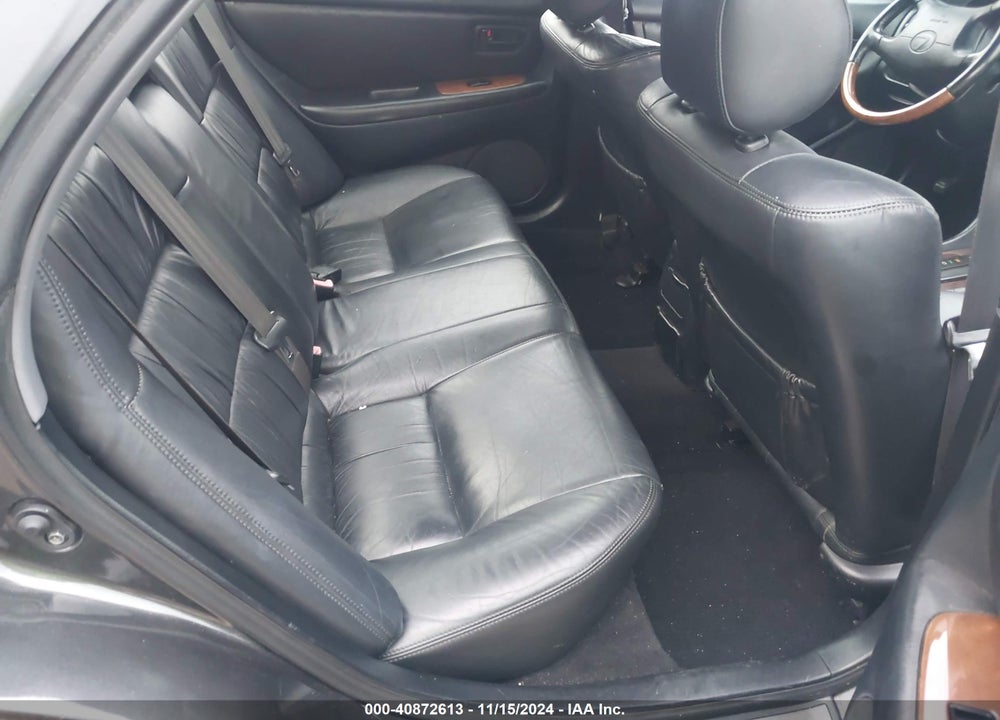 2001 LEXUS ES 300 VIN: JT8BF28G915108818