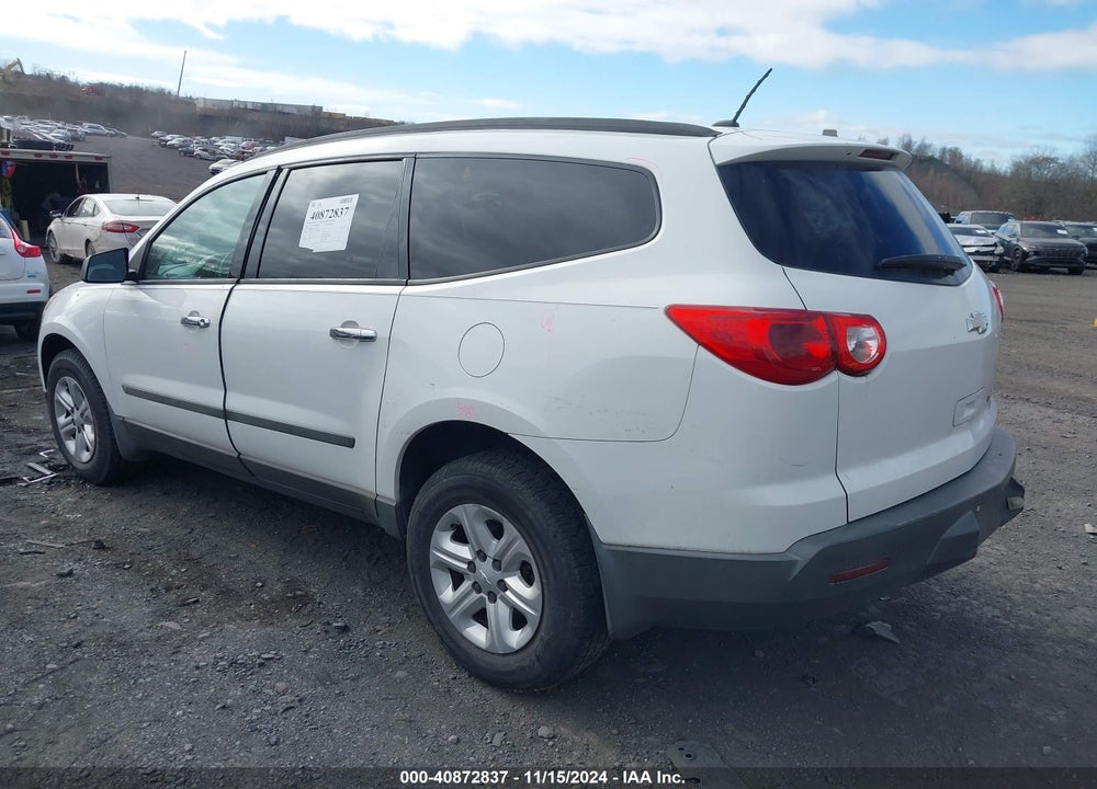 2010 CHEVROLET TRAVERSE LS VIN: 1GNLREED9AS127046