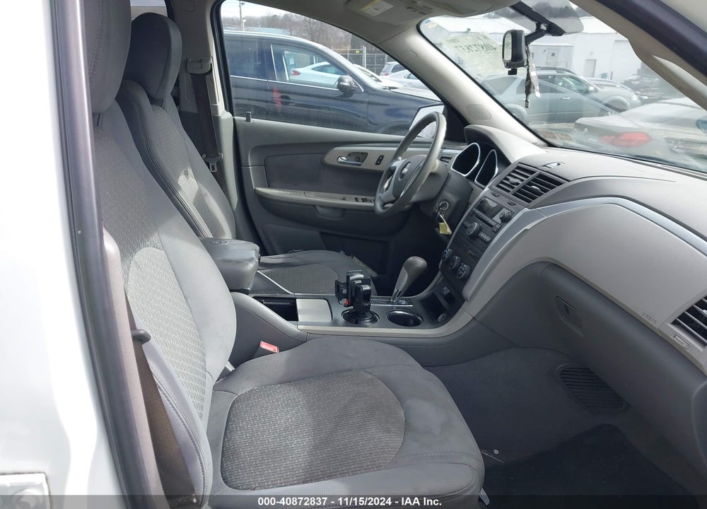 2010 CHEVROLET TRAVERSE LS VIN: 1GNLREED9AS127046