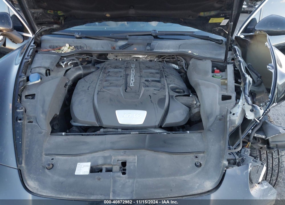 2014 PORSCHE CAYENNE DIESEL PLATINUM EDITION VIN: WP1AF2A27ELA47514