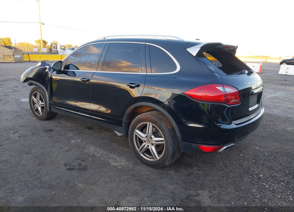 2014 PORSCHE CAYENNE DIESEL PLATINUM EDITION VIN: WP1AF2A27ELA47514