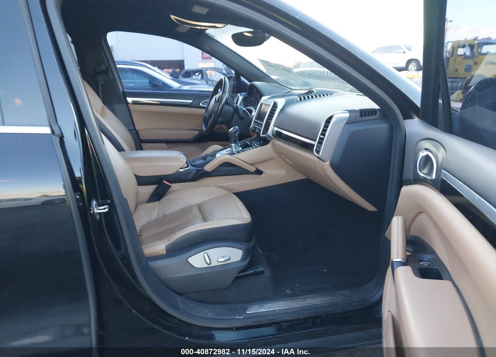 2014 PORSCHE CAYENNE DIESEL PLATINUM EDITION VIN: WP1AF2A27ELA47514