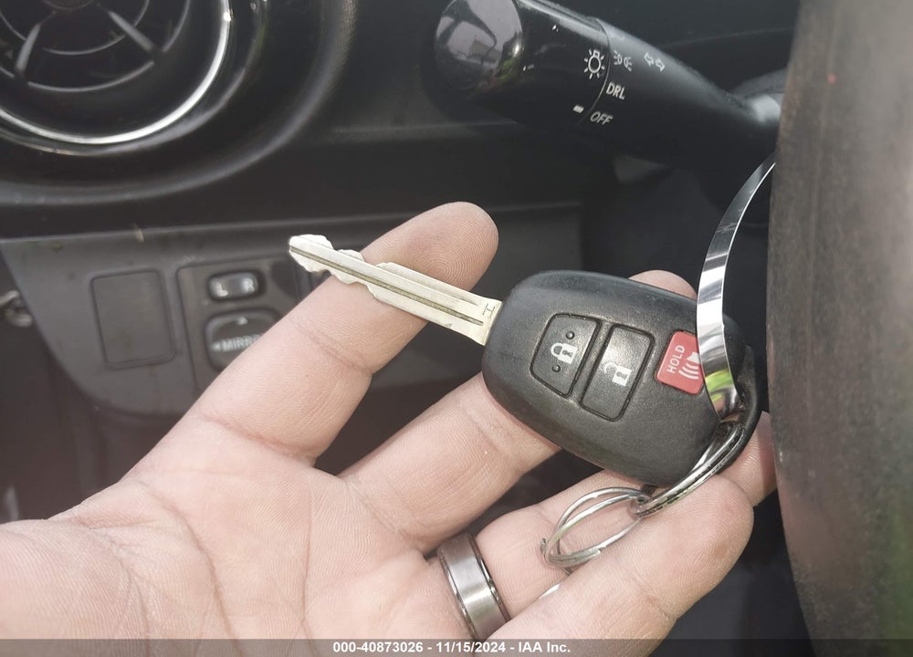 2015 TOYOTA PRIUS C TWO VIN: JTDKDTB37F1575561