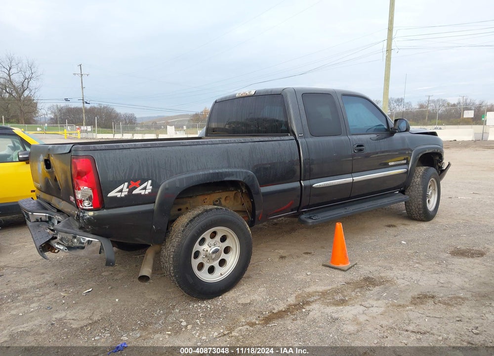 2003 GMC SIERRA 2500HD SLE VIN: 1GTHK29U33E328390