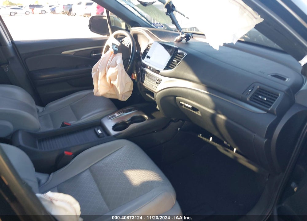 2019 HONDA PASSPORT EX-L VIN: 5FNYF7H51KB005934