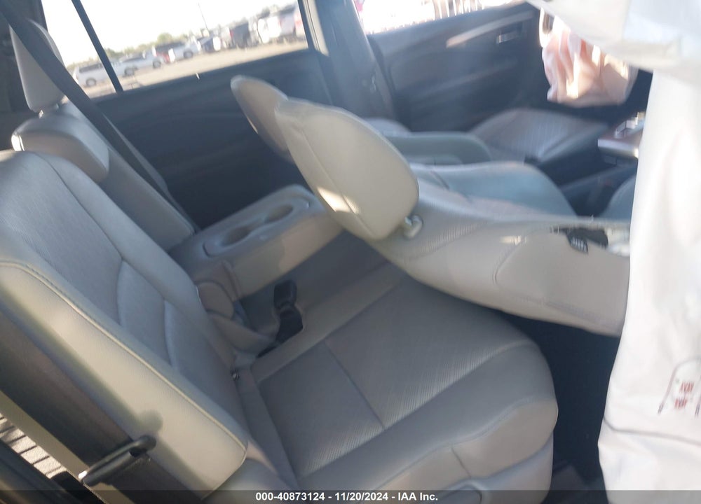 2019 HONDA PASSPORT EX-L VIN: 5FNYF7H51KB005934