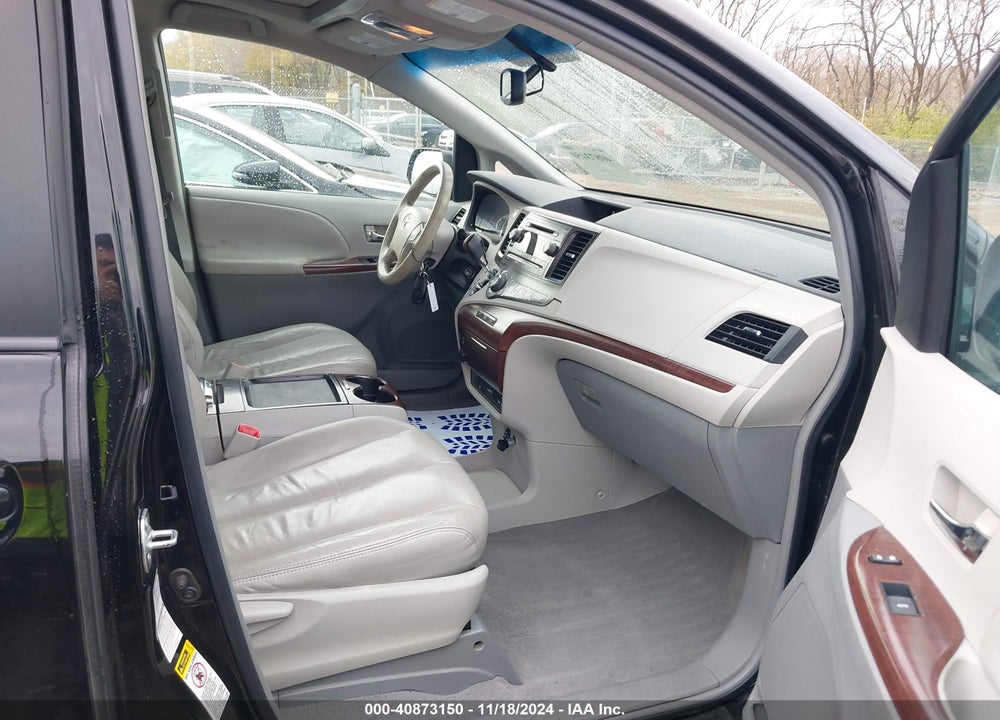 2011 TOYOTA SIENNA XLE VIN: 5TDDK3DC9BS004906