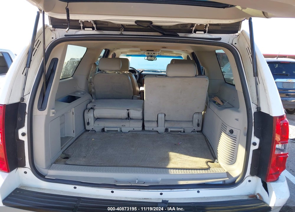 2008 CHEVROLET SUBURBAN 1500 LTZ VIN: 1GNFC16028R189361