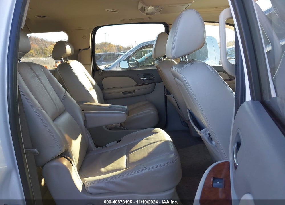 2008 CHEVROLET SUBURBAN 1500 LTZ VIN: 1GNFC16028R189361