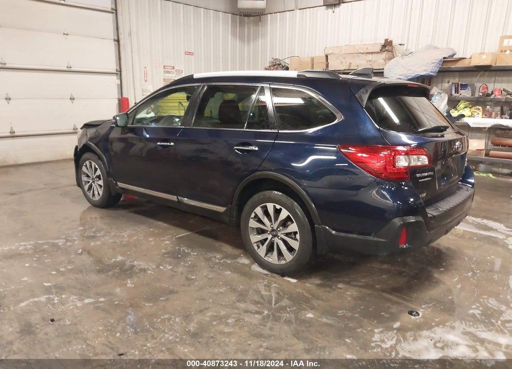 2018 SUBARU OUTBACK 3.6R TOURING VIN: 4S4BSETCXJ3352746