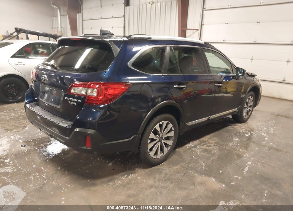 2018 SUBARU OUTBACK 3.6R TOURING VIN: 4S4BSETCXJ3352746