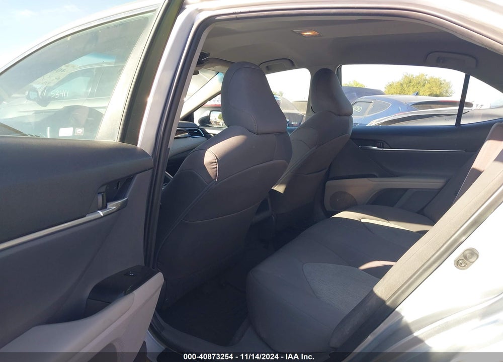 2018 TOYOTA CAMRY LE VIN: 4T1B11HK2JU674836