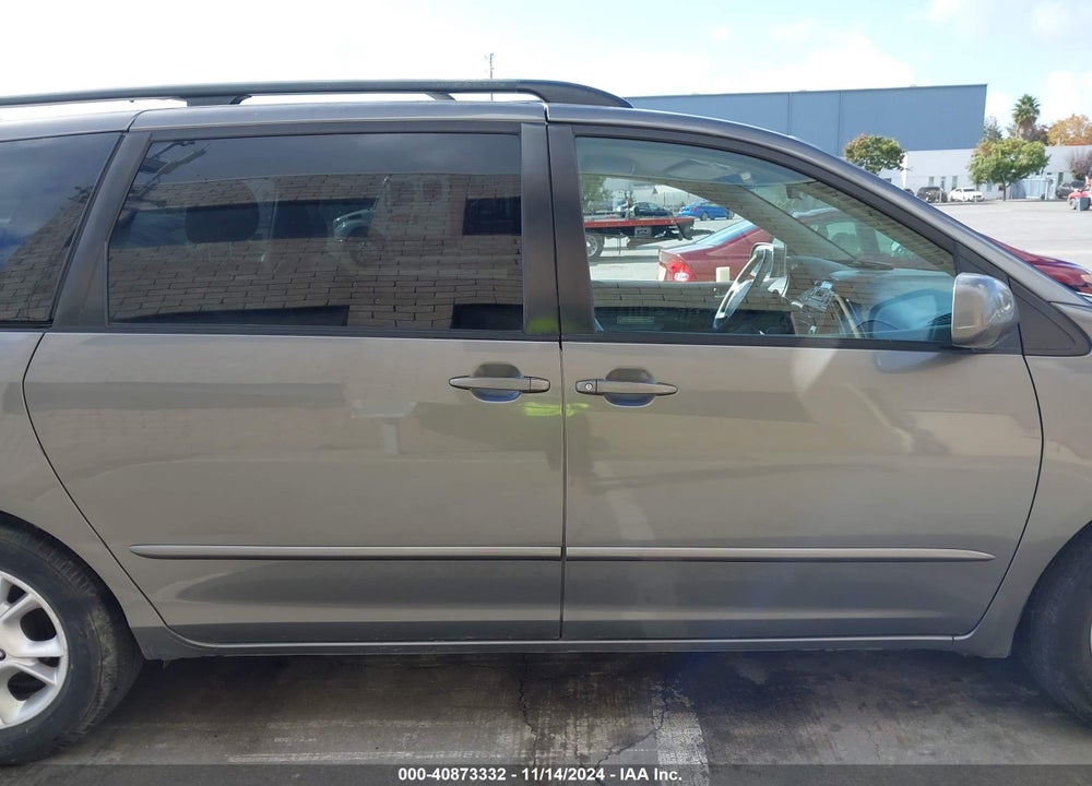 2005 TOYOTA SIENNA XLE VIN: 5TDZA22C75S237175