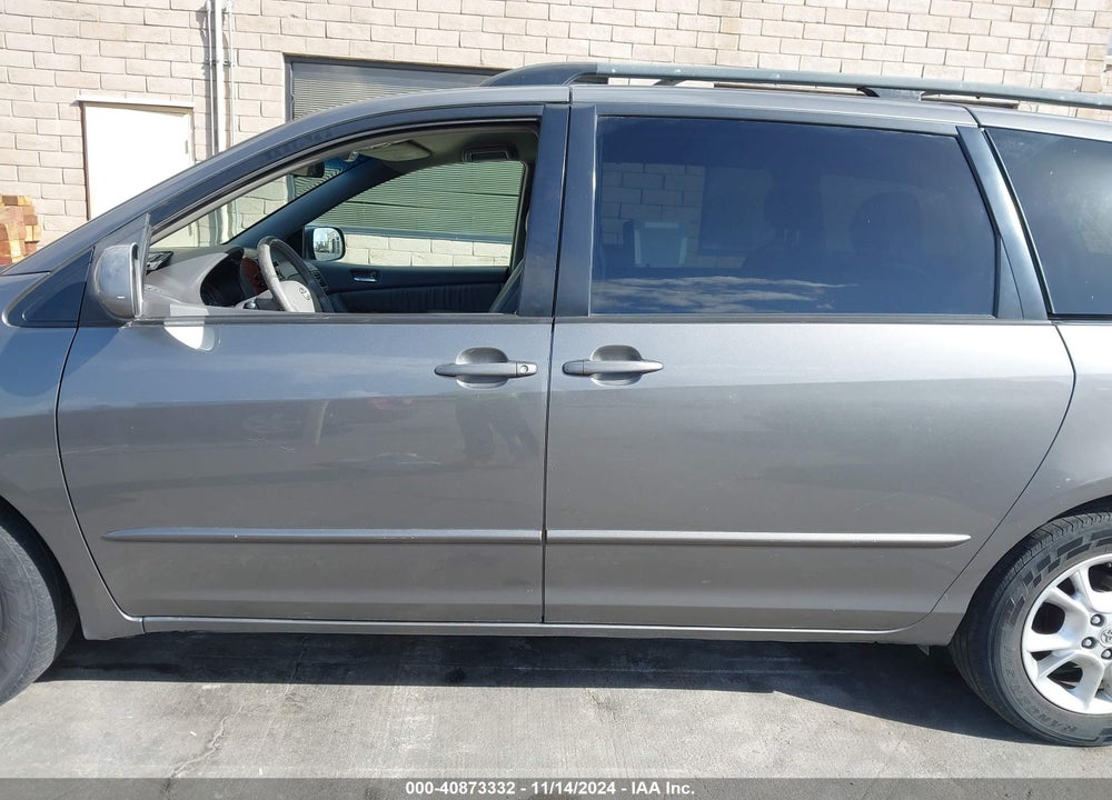 2005 TOYOTA SIENNA XLE VIN: 5TDZA22C75S237175