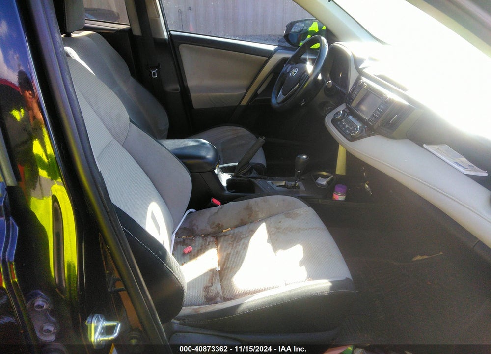 2016 TOYOTA RAV4 XLE VIN: 2T3RFREV5GW526872