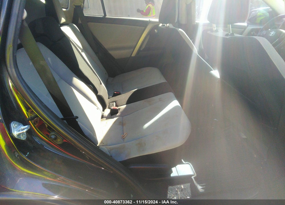 2016 TOYOTA RAV4 XLE VIN: 2T3RFREV5GW526872