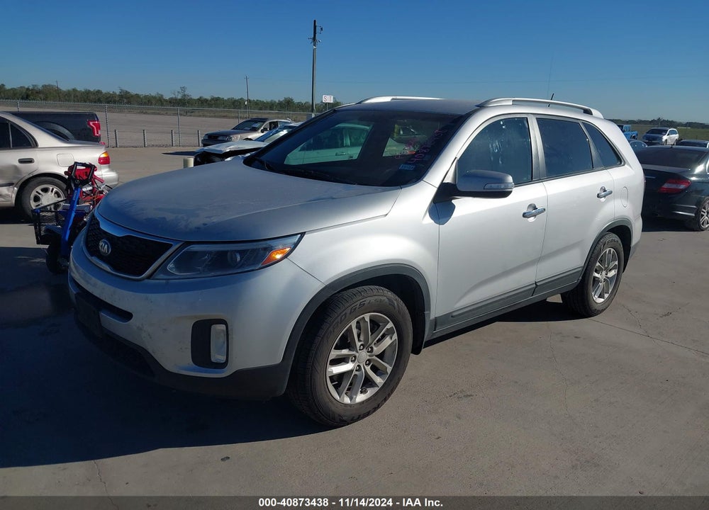 2015 KIA SORENTO LX VIN: 5XYKT4A63FG630110