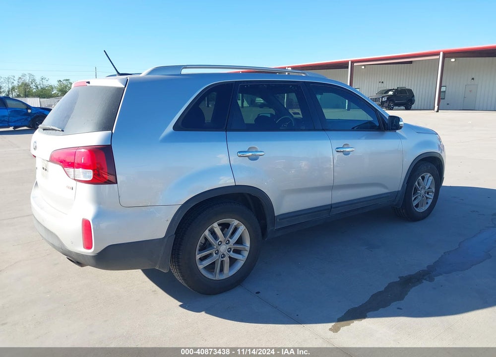 2015 KIA SORENTO LX VIN: 5XYKT4A63FG630110