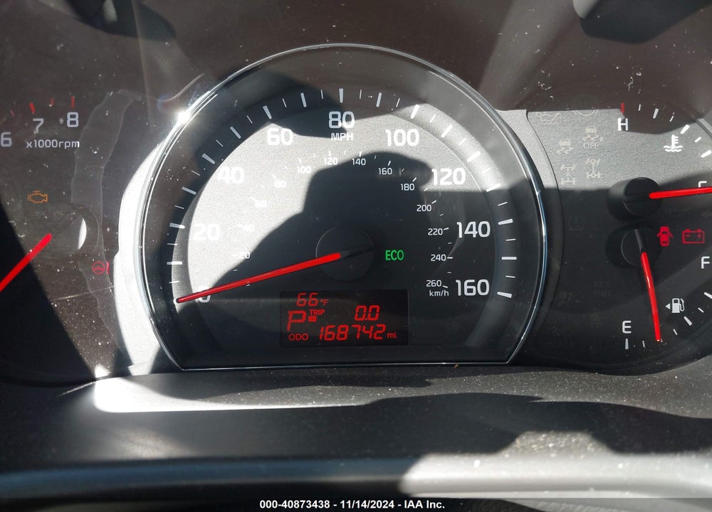 2015 KIA SORENTO LX VIN: 5XYKT4A63FG630110