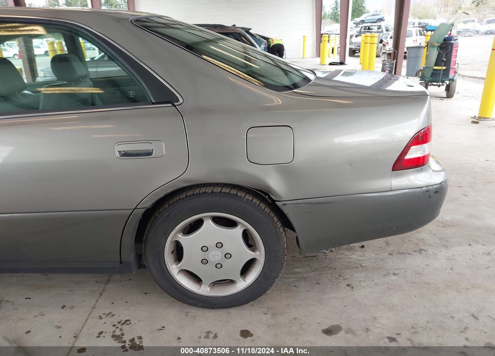 2000 LEXUS ES 300 VIN: JT8BF28G4Y5095129