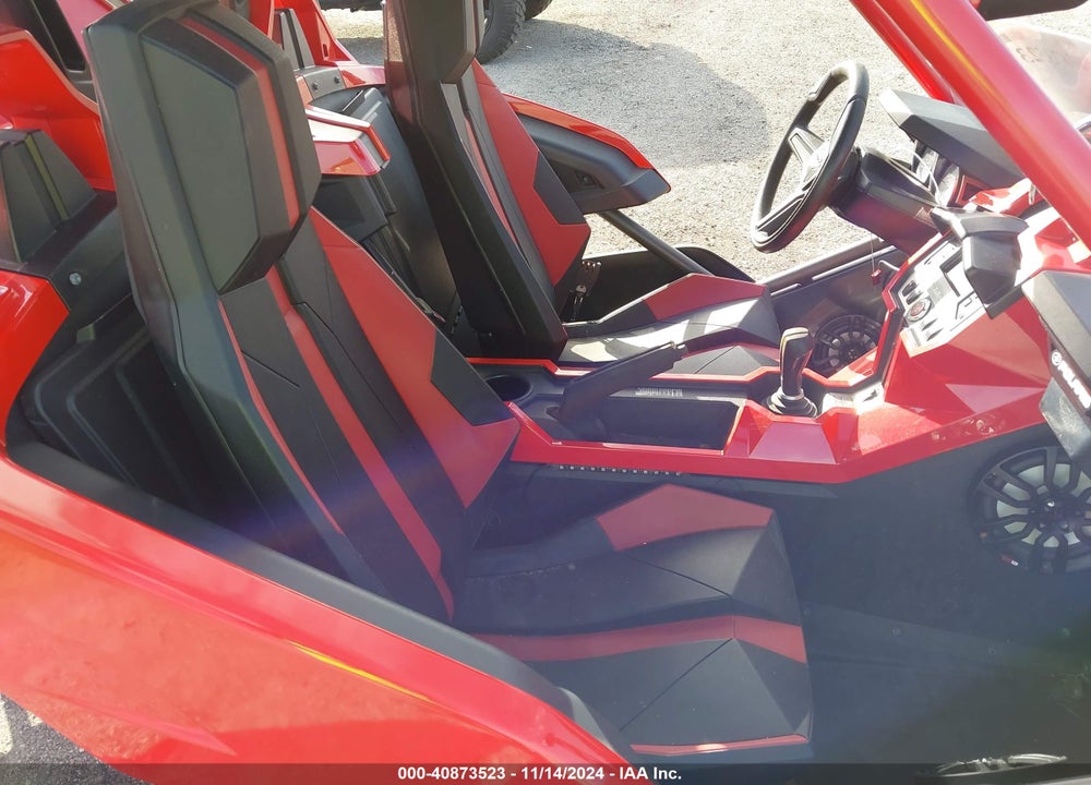 2016 POLARIS SLINGSHOT SL VIN: 57XAAPFA3G5111060