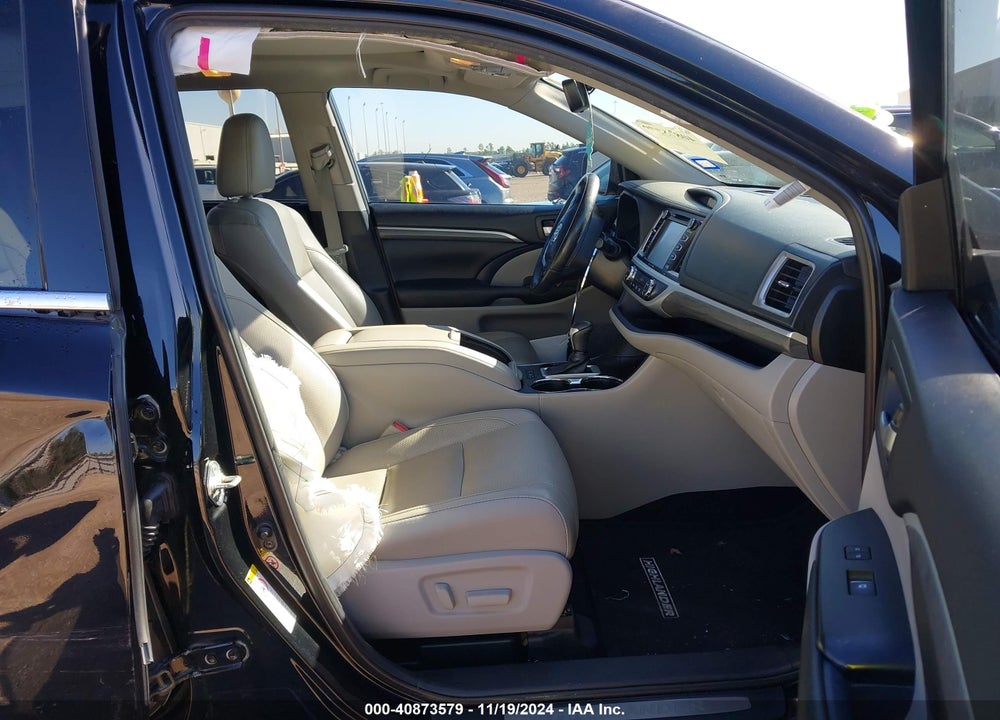 2019 TOYOTA HIGHLANDER LIMITED/LTD PLATINUM VIN: 5TDYZRFHXKS333607