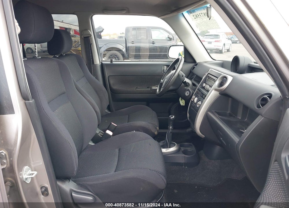 2004 SCION XB VIN: JTLKT334840154403