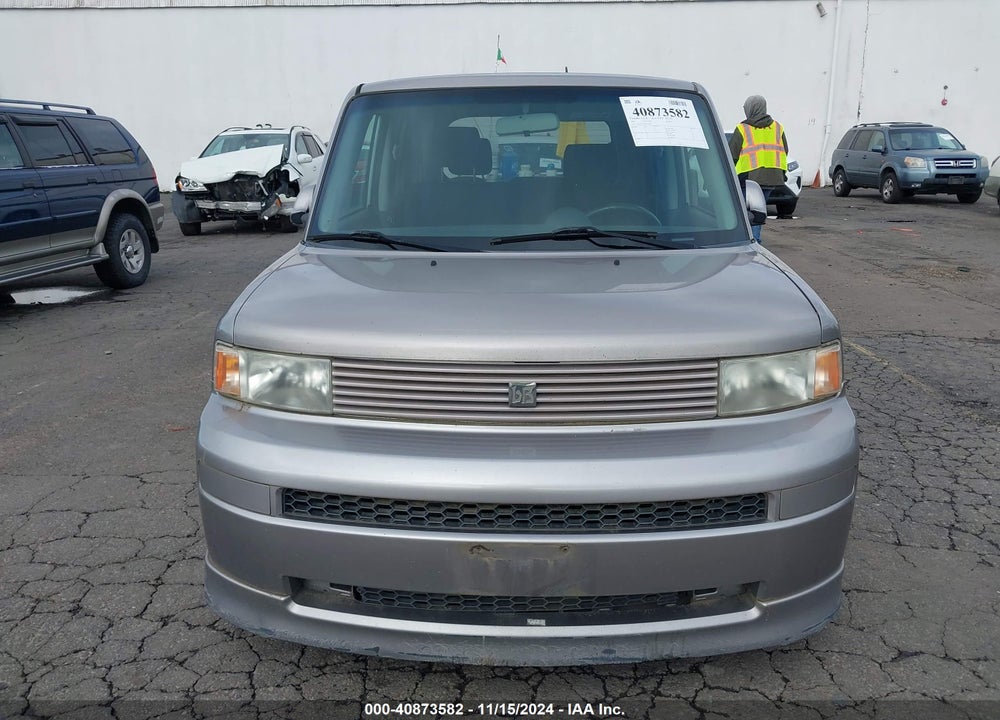 2004 SCION XB VIN: JTLKT334840154403