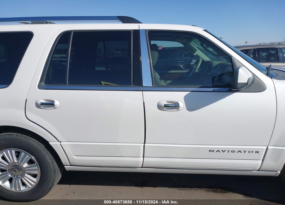 2014 LINCOLN NAVIGATOR VIN: 5LMJJ2J50EEL08778