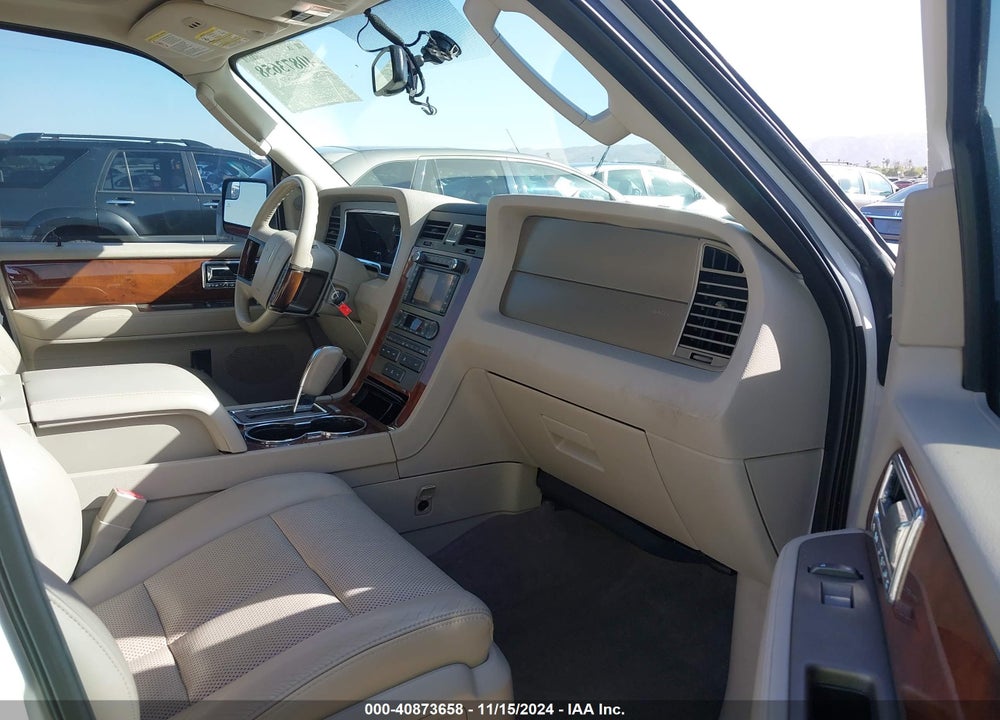 2014 LINCOLN NAVIGATOR VIN: 5LMJJ2J50EEL08778