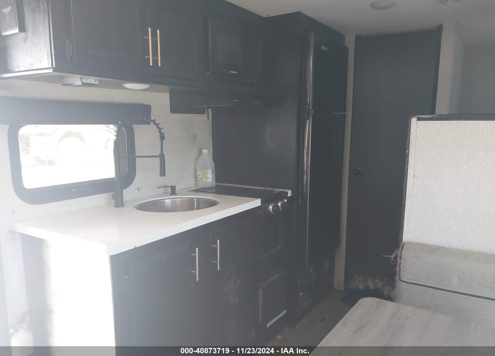 2022 FOREST RIVER OTHER VIN: 5ZT2CKEC5NY023165