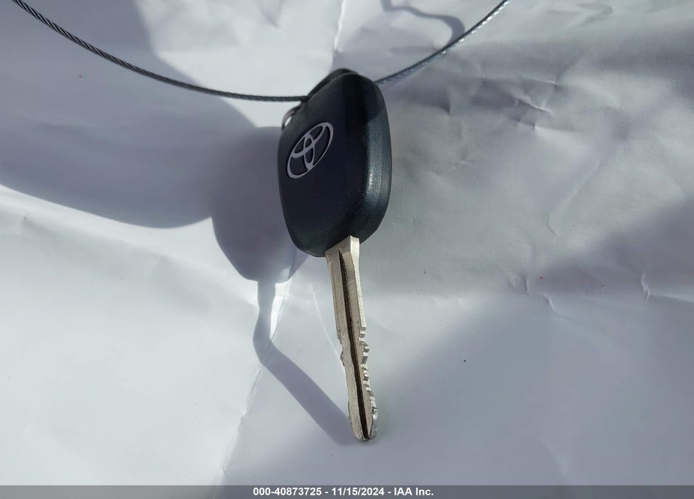 2018 TOYOTA COROLLA SE VIN: 5YFBURHE4JP771036