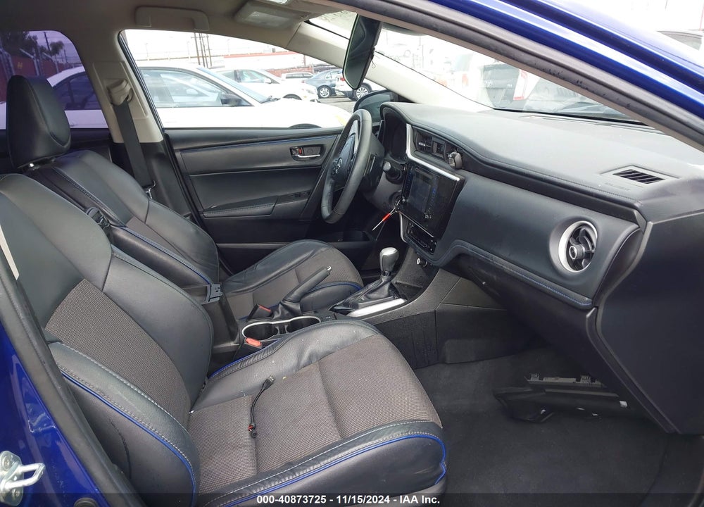 2018 TOYOTA COROLLA SE VIN: 5YFBURHE4JP771036
