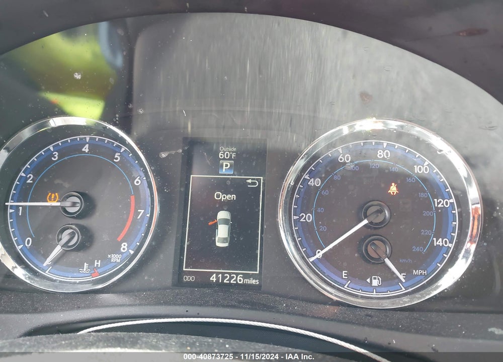 2018 TOYOTA COROLLA SE VIN: 5YFBURHE4JP771036