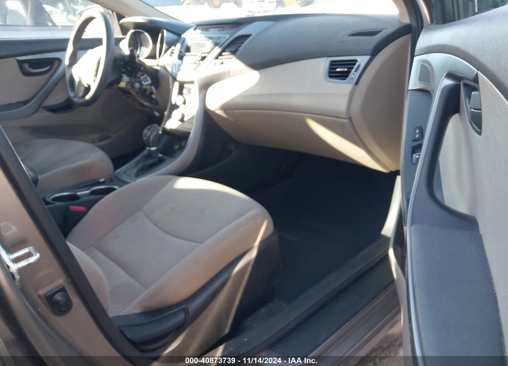2014 HYUNDAI ELANTRA SE VIN: 5NPDH4AE9EH520364