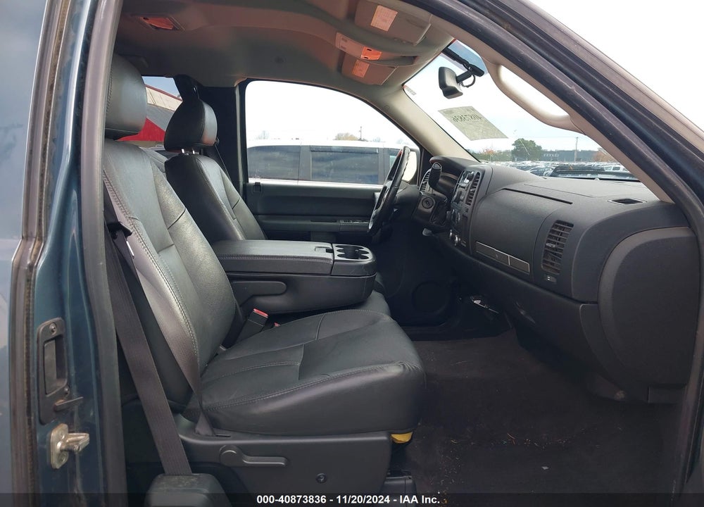 2009 CHEVROLET SILVERADO 1500 LT VIN: 1GCEK29J29Z258858