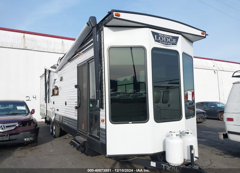 2021 FOREST RIVER WILDWOOD LODGE VIN: 4X4TWDM2XMM059998