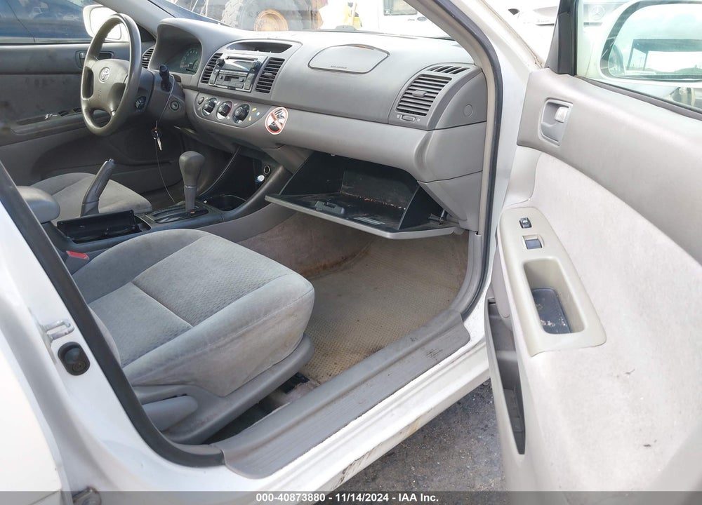 2002 TOYOTA CAMRY LE VIN: 4T1BE32K62U571834